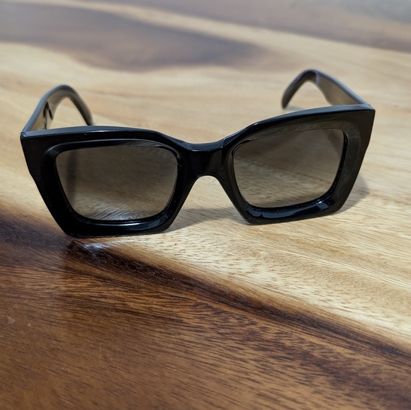 Celine Black Sunglasses CL40130I - Picture 4 of 5